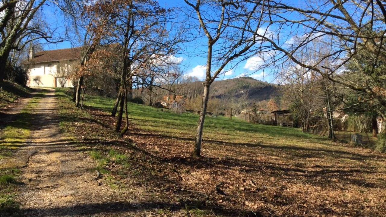 Bed and Breakfast Le Figuier De Pauline Luzech Esterno foto