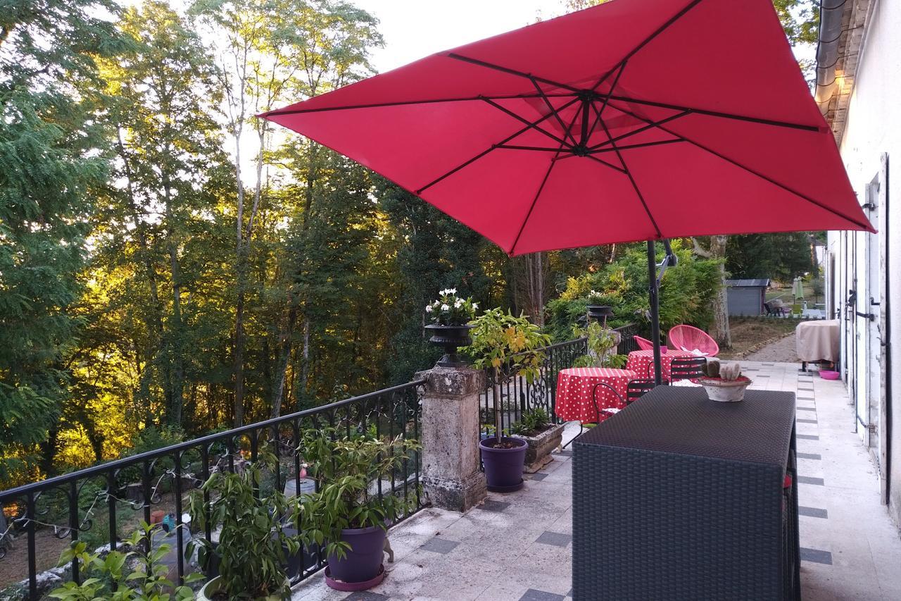 Bed and Breakfast Le Figuier De Pauline Luzech Esterno foto